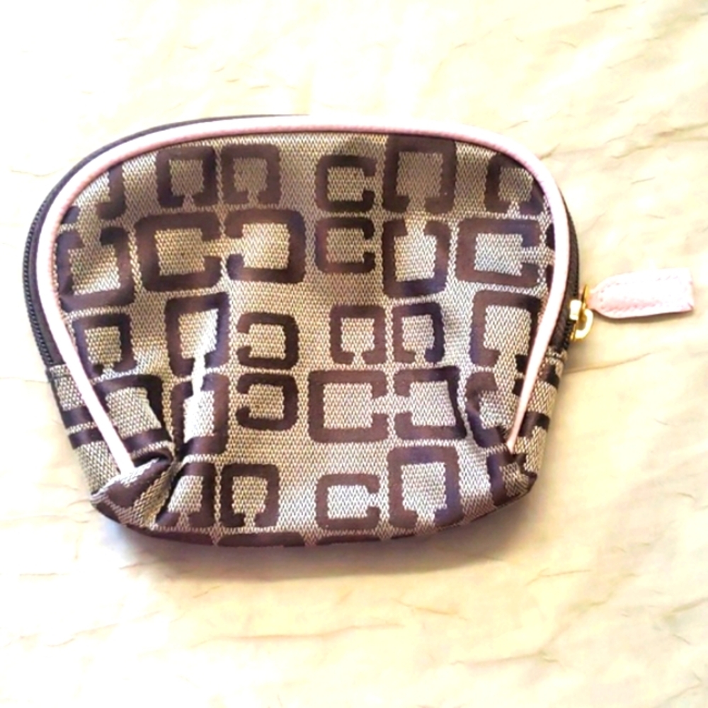 Chic Geometric Patterned Cosmetic Bag - image 2